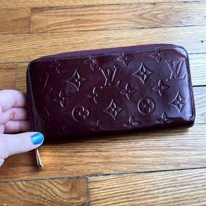 Louis Vuitton Zippy Wallet in Rouge Fauviste Vernais Leather